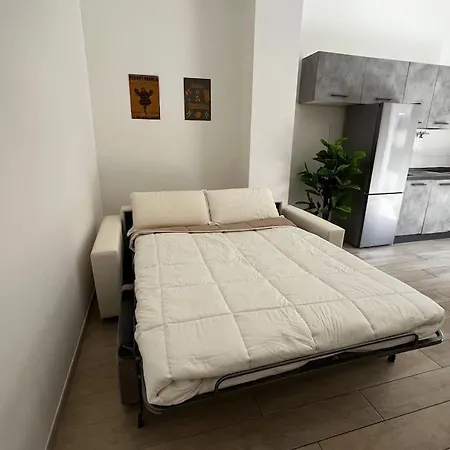 Cozy House With Garden In Centocelle Metro C