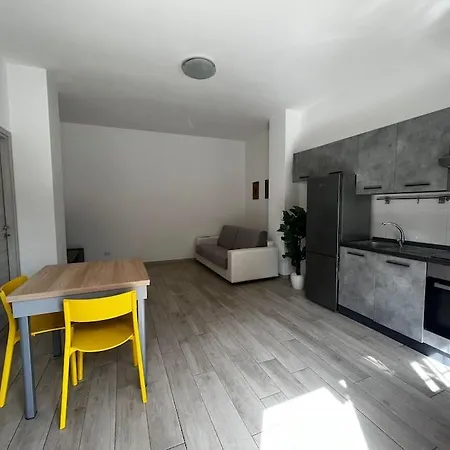 Holiday home Cozy House With Garden In Centocelle Metro C Rome