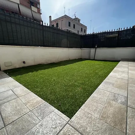 Holiday home Cozy House With Garden In Centocelle Metro C Rome