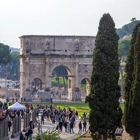 Emperor's View - In Colosseum Apartment *