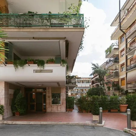 Stupendo In Quartiere Residenziale Rom