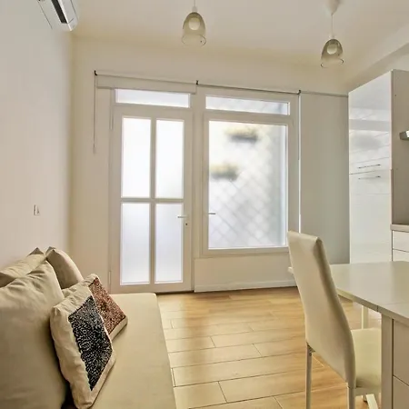 Miki's Corner Apartment