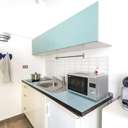 Apartment Hostly - Nicole Volturno- Full Center *