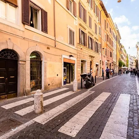 Boschetto 118 * Rome