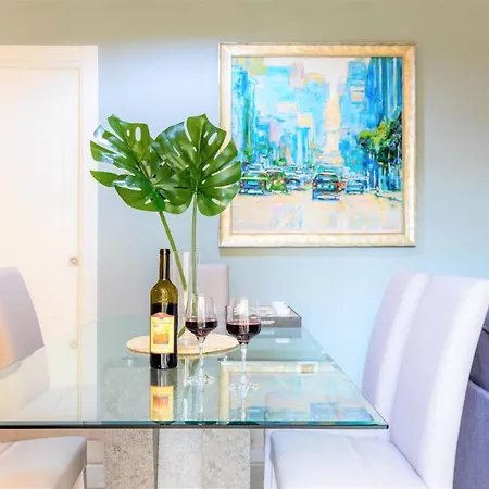 Hostly - Art & Color Midtown - 3br 2ba Rome