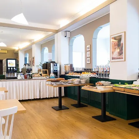 Pacific Hotel 3*