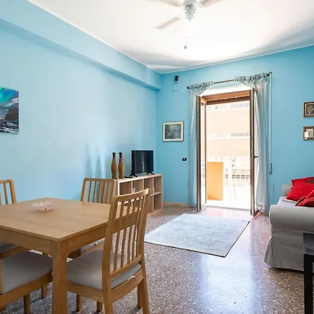 Di Fronte Alla Basilica Di San Paolo Apartment