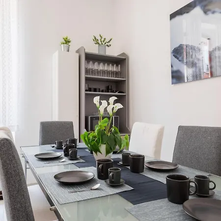 Vicolo Delle Grotte Apartment *