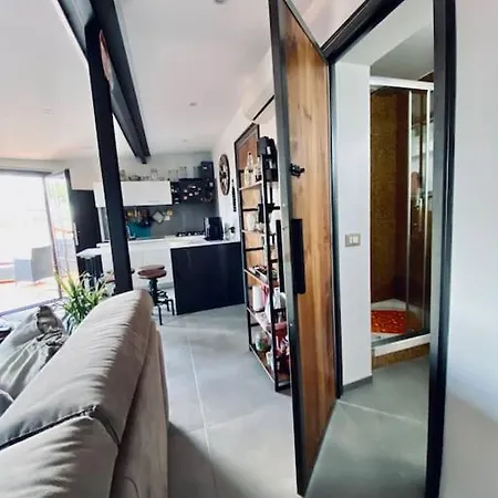 Industrial Loft Nella Periferia Di Apartment *