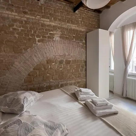 White Ostilia Apartment *