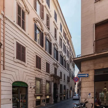 Montecitorio And Via Condotti Apartment *