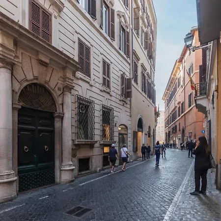 Apartment Montecitorio And Via Condotti