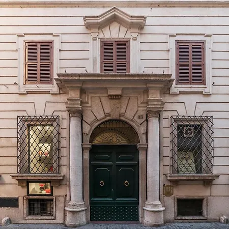 Montecitorio And Via Condotti Apartment
