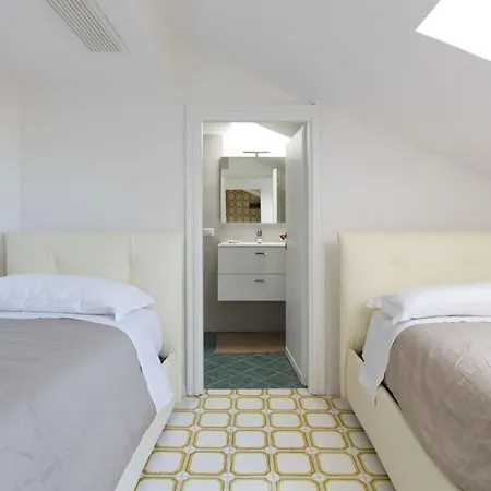 Apartment Vittoria Terrace Penthouse At The Spanish Steps *