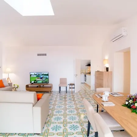 Vittoria Terrace Penthouse At The Spanish Steps Apartment *