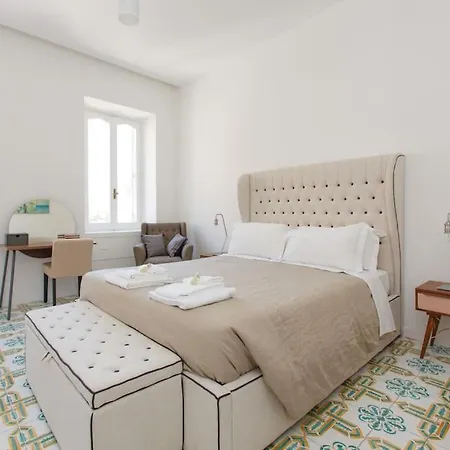 Vittoria Terrace Penthouse At The Spanish Steps *
