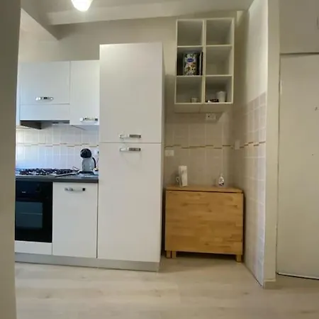 Apartment Luminoso Monolocale A 2 Passi Dalla Metro A