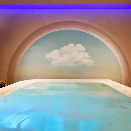 Leon's Place In Hotel 4*