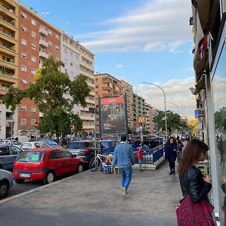 Luminoso Monolocale A 2 Passi Dalla Metro A Appartamento *