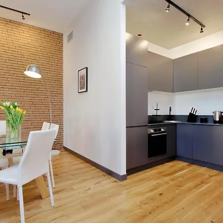Eve Monti Penthouse *