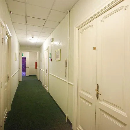 Hotel Emmaus 3*