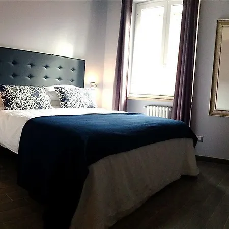 77 Bed & Breakfast