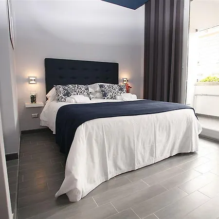 77 Bed & Breakfast