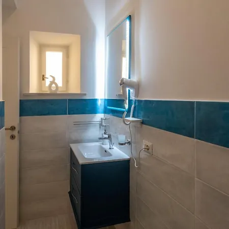 With Independent Entrance - Termini/aquarium * Rome