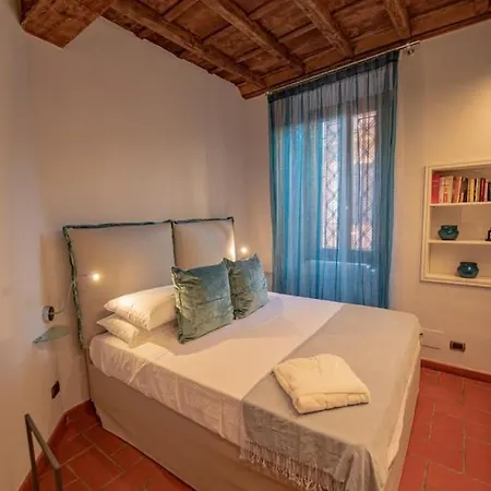 Anna Trevi 52 Luxury Rome