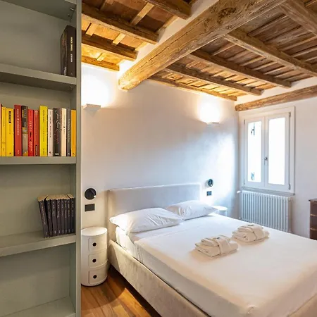 Apartment Coronari-rental In Rome