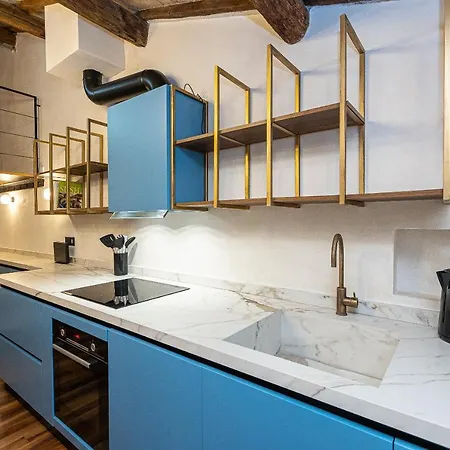 Coronari-rental In Apartment