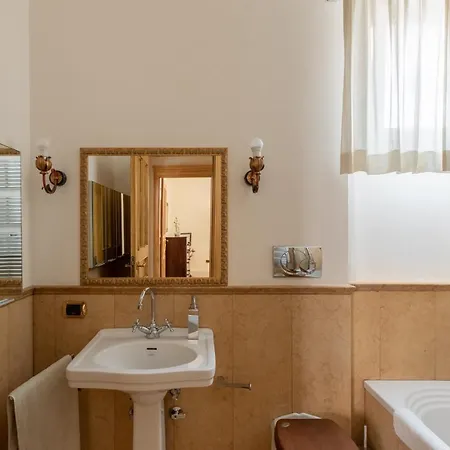 Iflat Elegant And Luxury Near Pantheon Apartment Rome