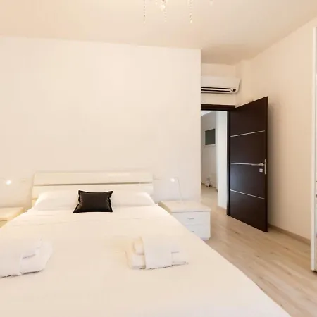 The Rent - Modern Two-bedrooms In Monteverde Area Apartment *