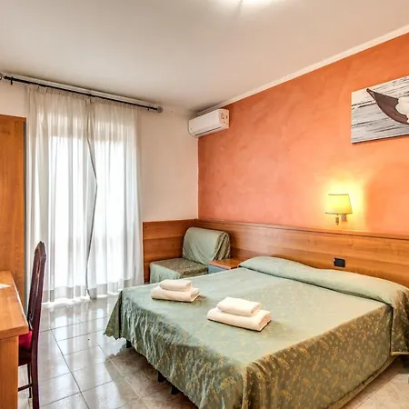 Millerose Hotel *