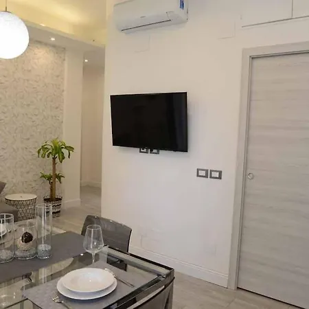 Casa E Per Vacanze Jenner Apartment Rome