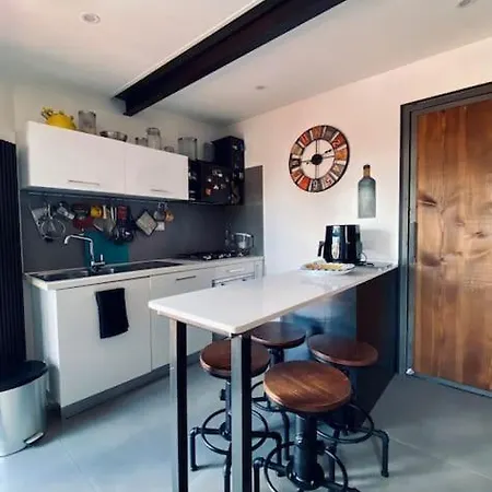 Industrial Loft Nella Periferia Di Rome