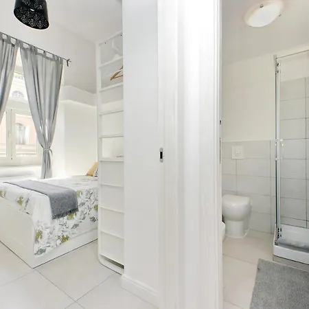 Castro Pretorio Suite: Retreat Near Termini Apartment