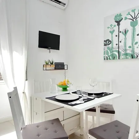 Castro Pretorio Suite: Retreat Near Termini * Rome