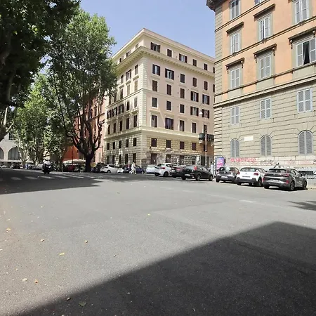 Apartment Castro Pretorio Suite: Retreat Near Termini Rome