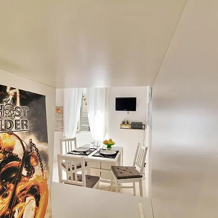 Apartment Castro Pretorio Suite: Retreat Near Termini Rome