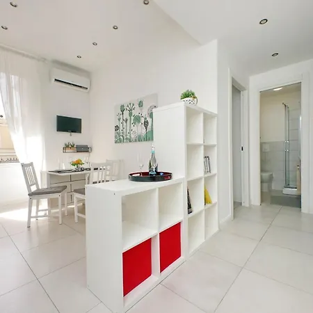 Apartment Castro Pretorio Suite: Retreat Near Termini