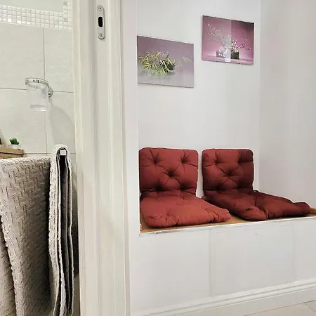 Castro Pretorio Suite: Retreat Near Termini *