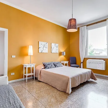 San Pietro 3 E Bagno In Camera Apartment