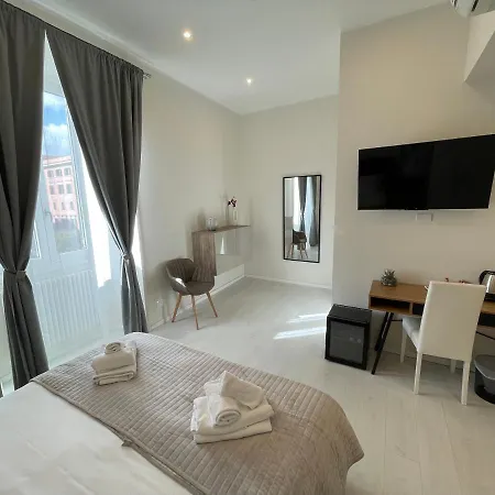 Quintus Luxury * Rome