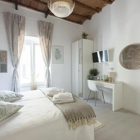 Guest house White Ostilia Rome