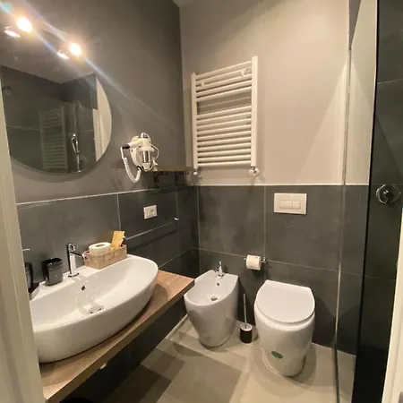 Soha Piazza Di Spagna Boutique בית הארחה