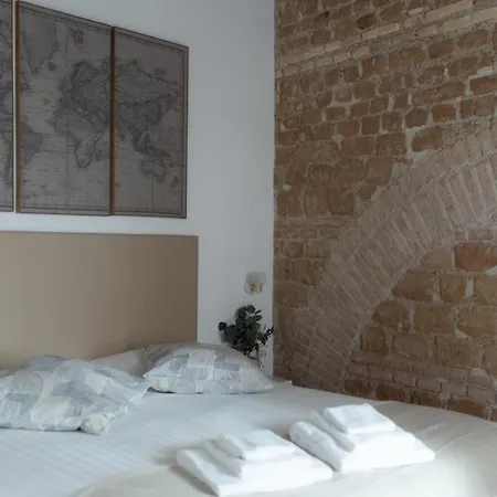White Ostilia Apartment *