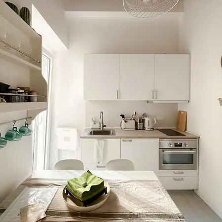 Apartment White Ostilia Rome