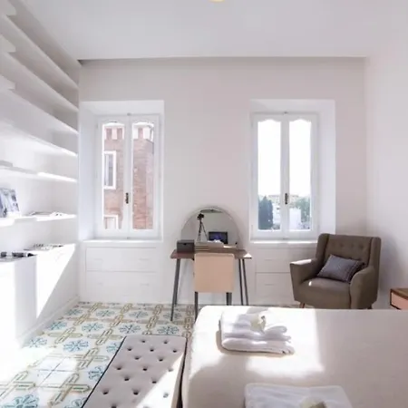 Apartment Vittoria Terrace Penthouse At The Spanish Steps *