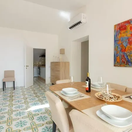 Vittoria Terrace Penthouse At The Spanish Steps *